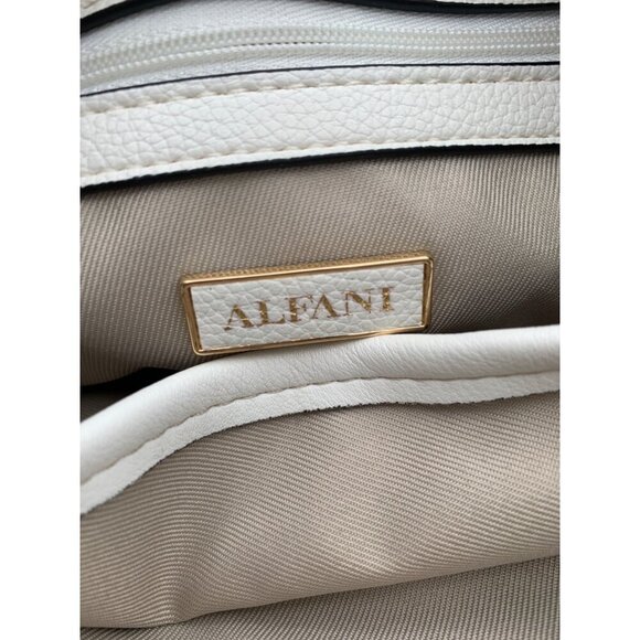 Aldo White Leather Shoulder Bag With Adjustable Strap & Gold-Tone Hardware - Picture 7 of 8